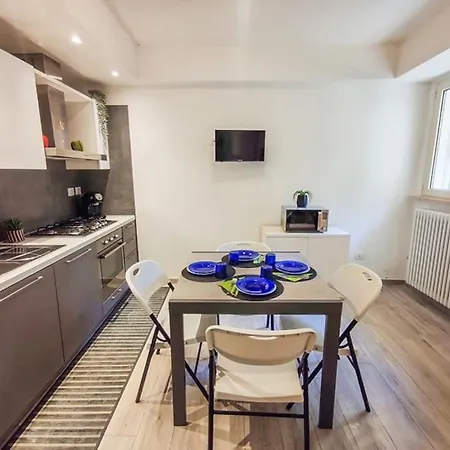 Casa Centralissima Mentana Ingresso Indipendente *