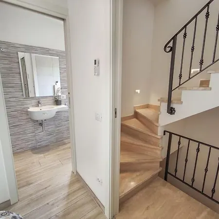 Casa Centralissima Mentana Ingresso Indipendente