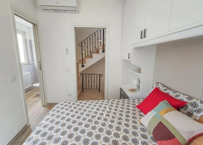 Casa Centralissima Mentana Ingresso Indipendente *