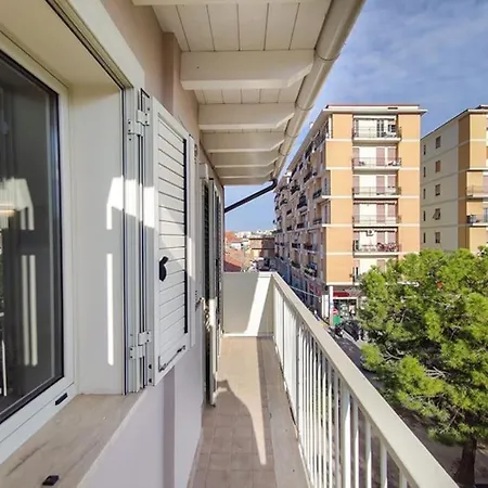 아파트 Casa Centralissima Mentana Ingresso Indipendente 산베네데토델트론토