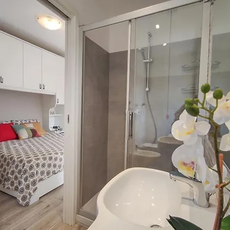 Casa Centralissima Mentana Ingresso Indipendente Daire *