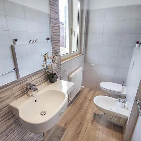 Casa Centralissima Mentana Ingresso Indipendente