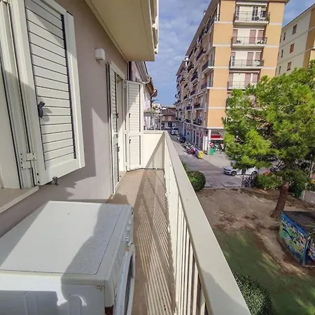 Casa Centralissima Mentana Ingresso Indipendente Lejlighed *