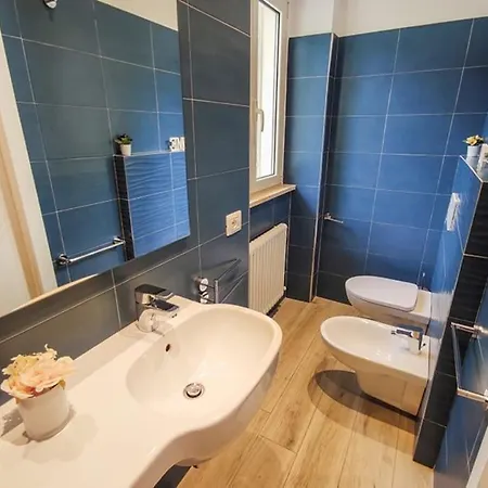 Casa Centralissima Mentana Ingresso Indipendente Daire *