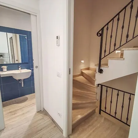 Casa Centralissima Mentana Ingresso Indipendente Daire